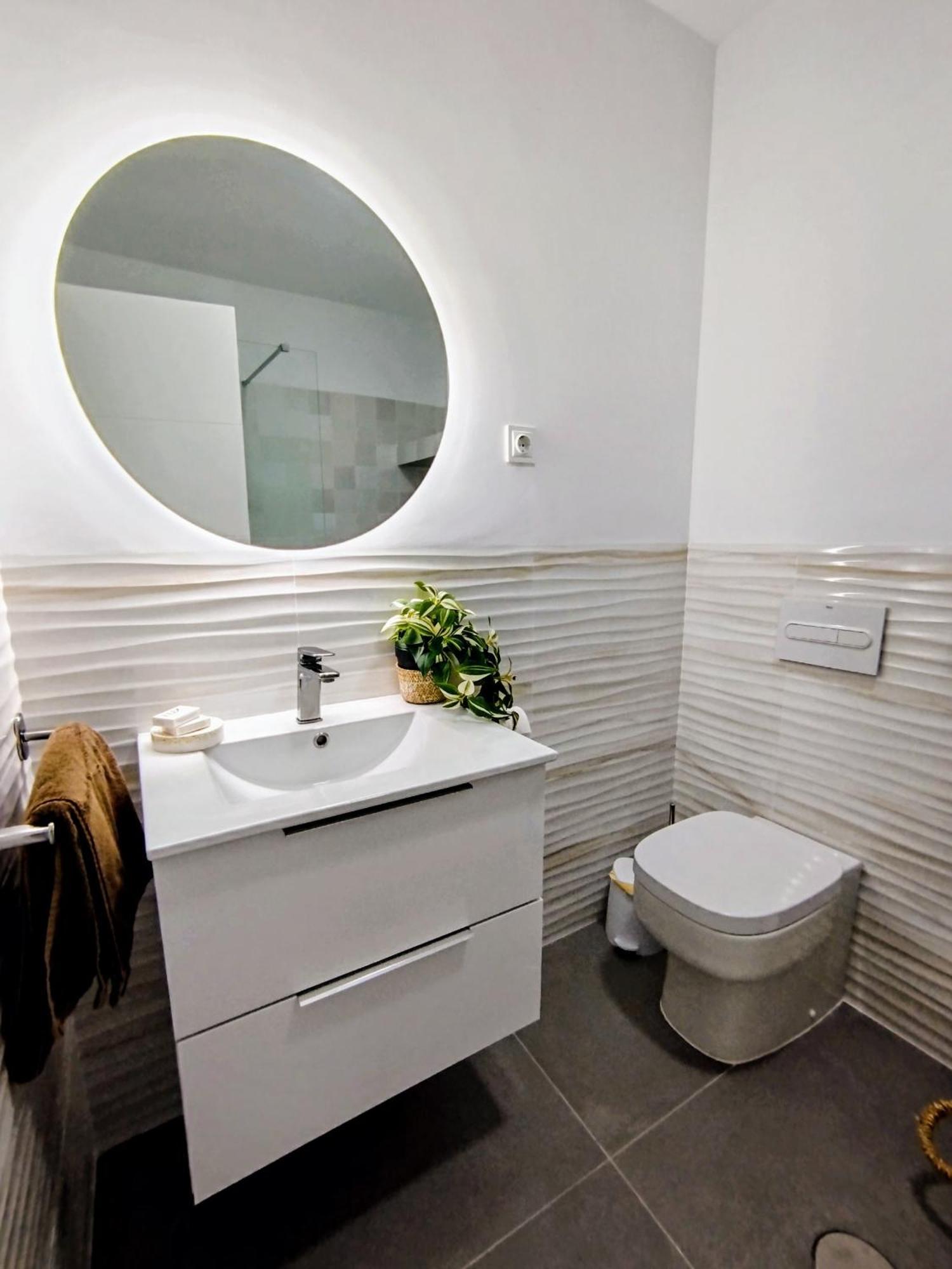 Impressive Apartment With 3 Bedrooms Metres From The Beach Estepona Buitenkant foto