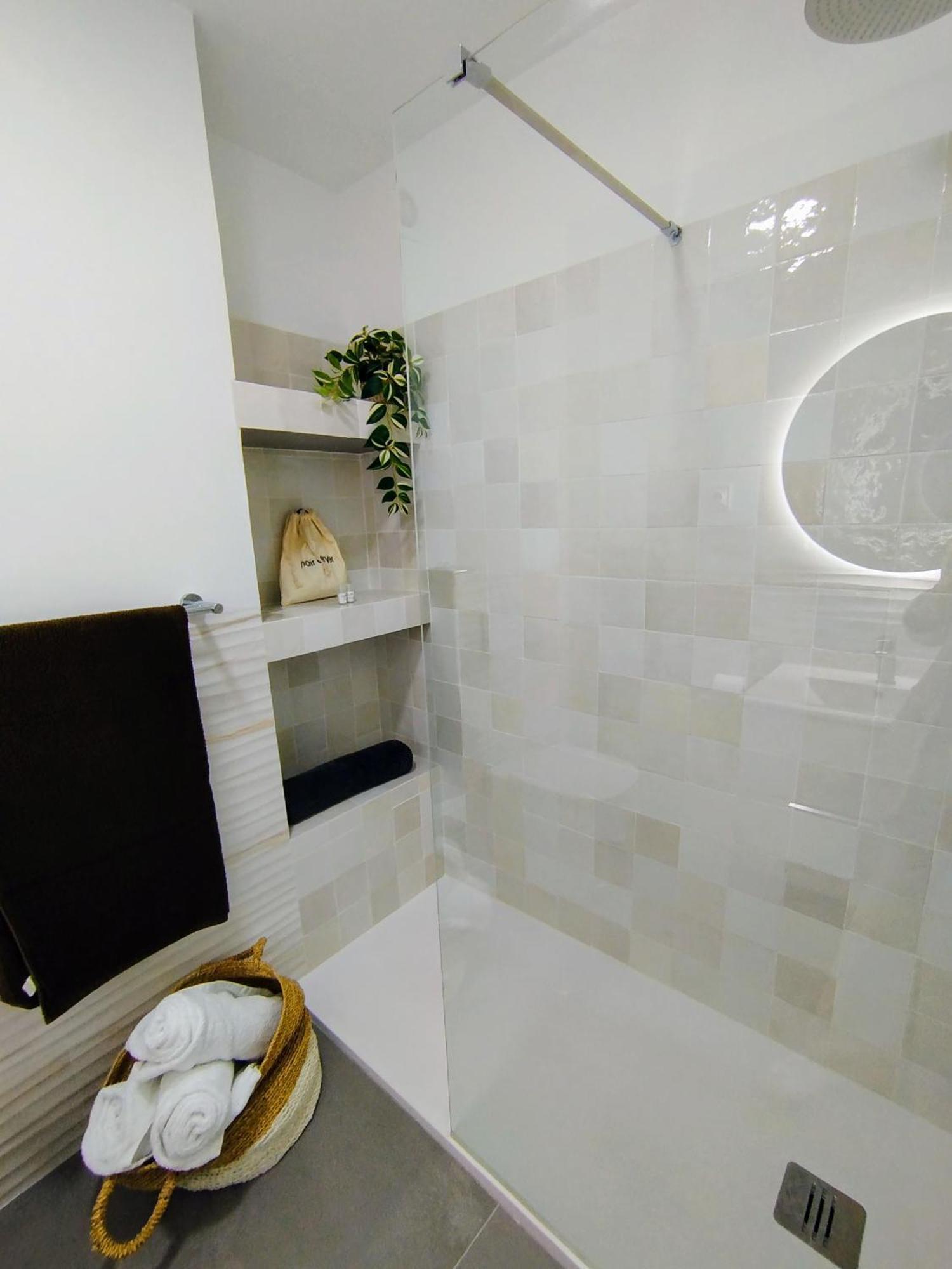 Impressive Apartment With 3 Bedrooms Metres From The Beach Estepona Buitenkant foto